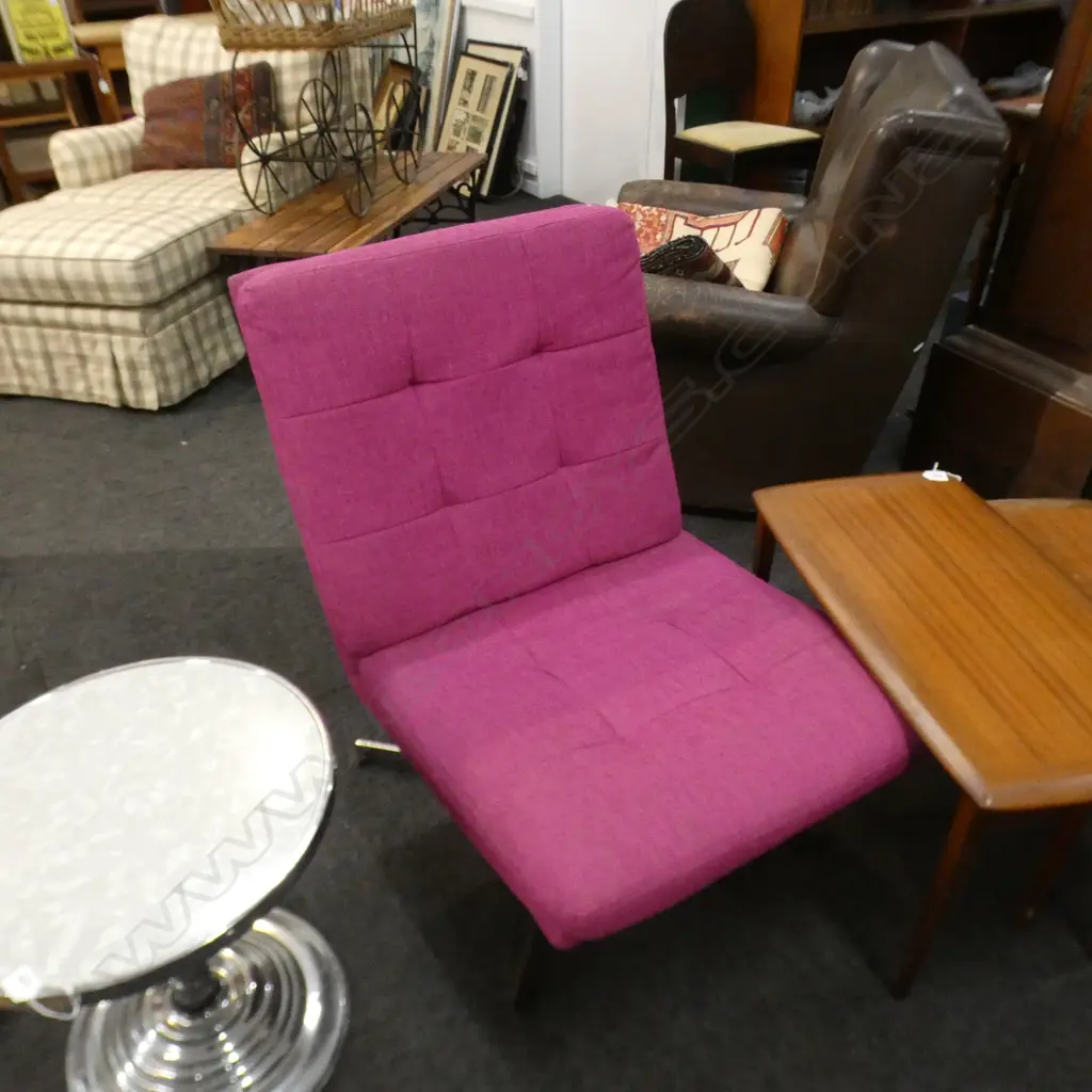 PINK UPHOLSTERED DANSKE MOBLER CHAIR  Image 1++