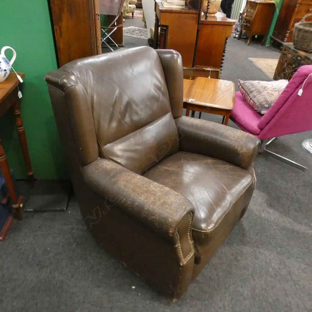 BROWN LEATHER ARMCHAIR Image 1++