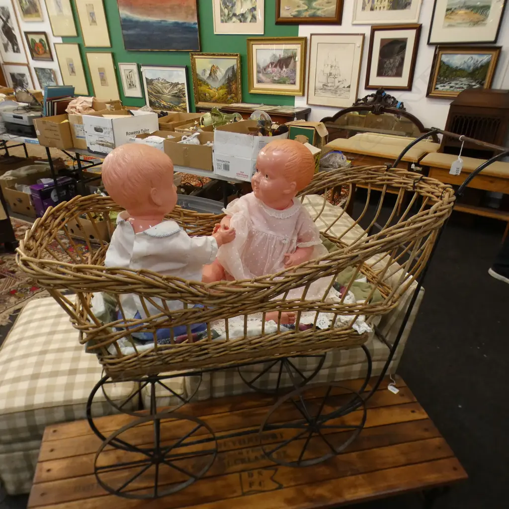 VINTAGE PRAM w. 2 CELLULOID DOLLS Image 1++