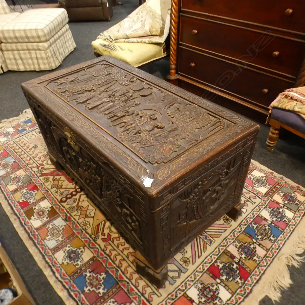 CAMPHOR CHEST w. LINEN CONTENTS 1120x590x580mm Image 1++