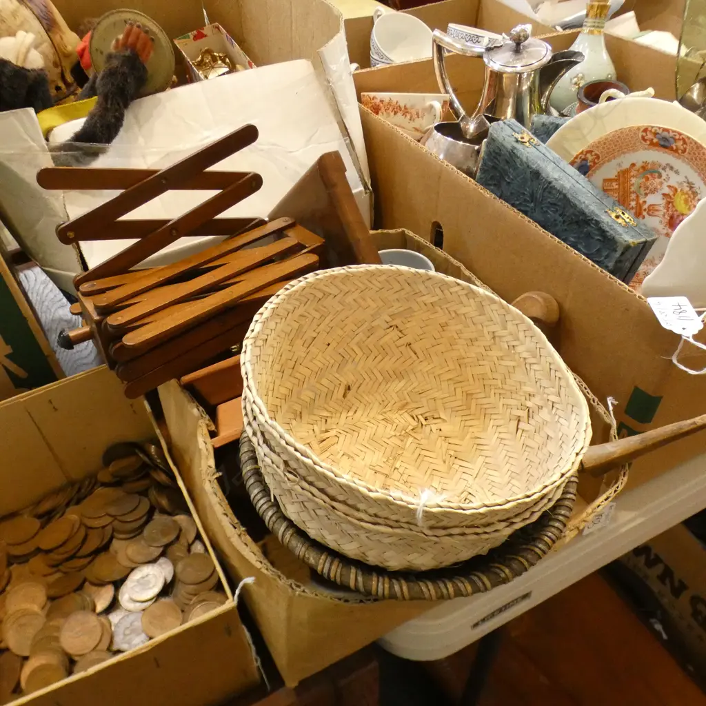 BOX LOT PR SHOE LASTS, WOVEN CONTAINERS, PR TERRACOTTA PICTURES, WOOL WINDER ETC Image 1++