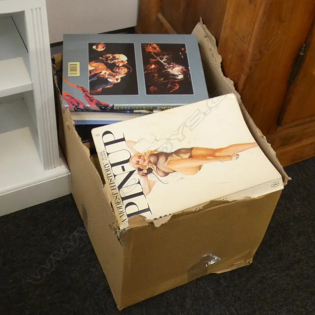 BOX OF BOOKS:- CINEMA & ENTERTAINMENT Image 1++