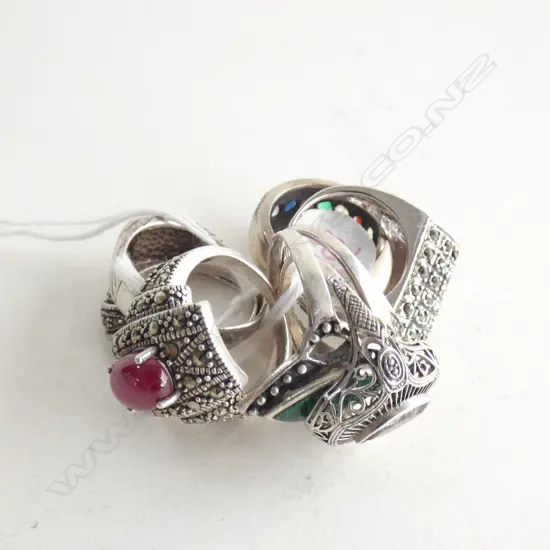 8 STG RINGS 32 GRAMS