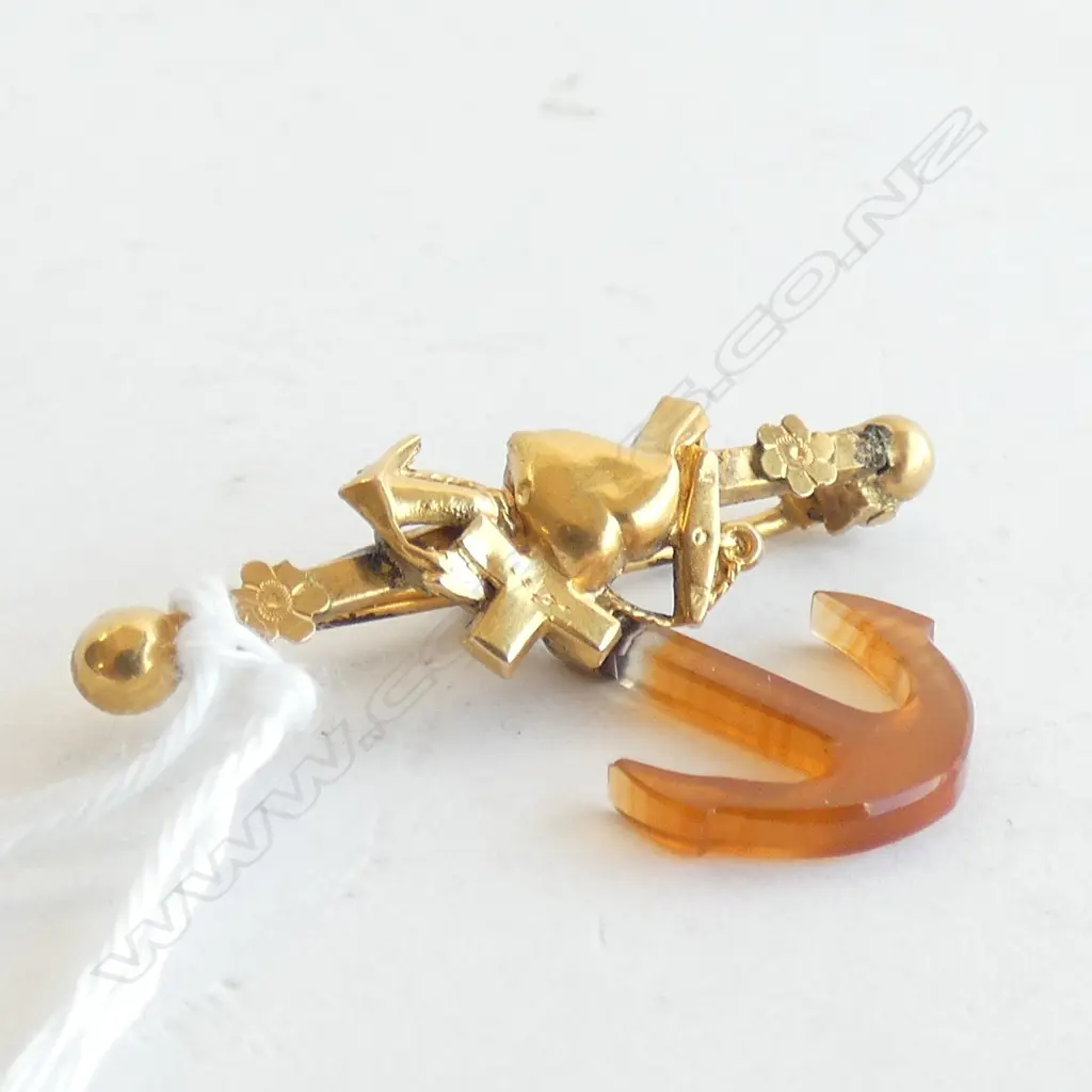 C1900 9ct GOLD BROOCH ANCHOR CROSS HEART W AGATE ANCHOR DROP 1.96gms Image 1++