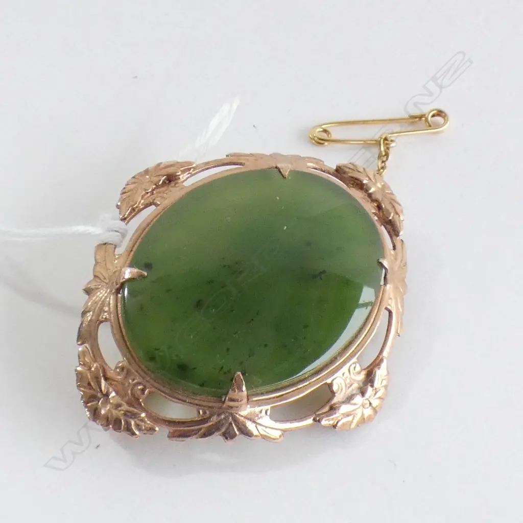 9CT & GREENSTONE BROOCH 9 GRAMS Image 1++