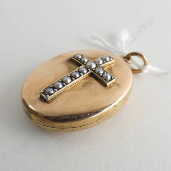 GOLD LOCKET WITH SEED PEARL CROSS 10GMS