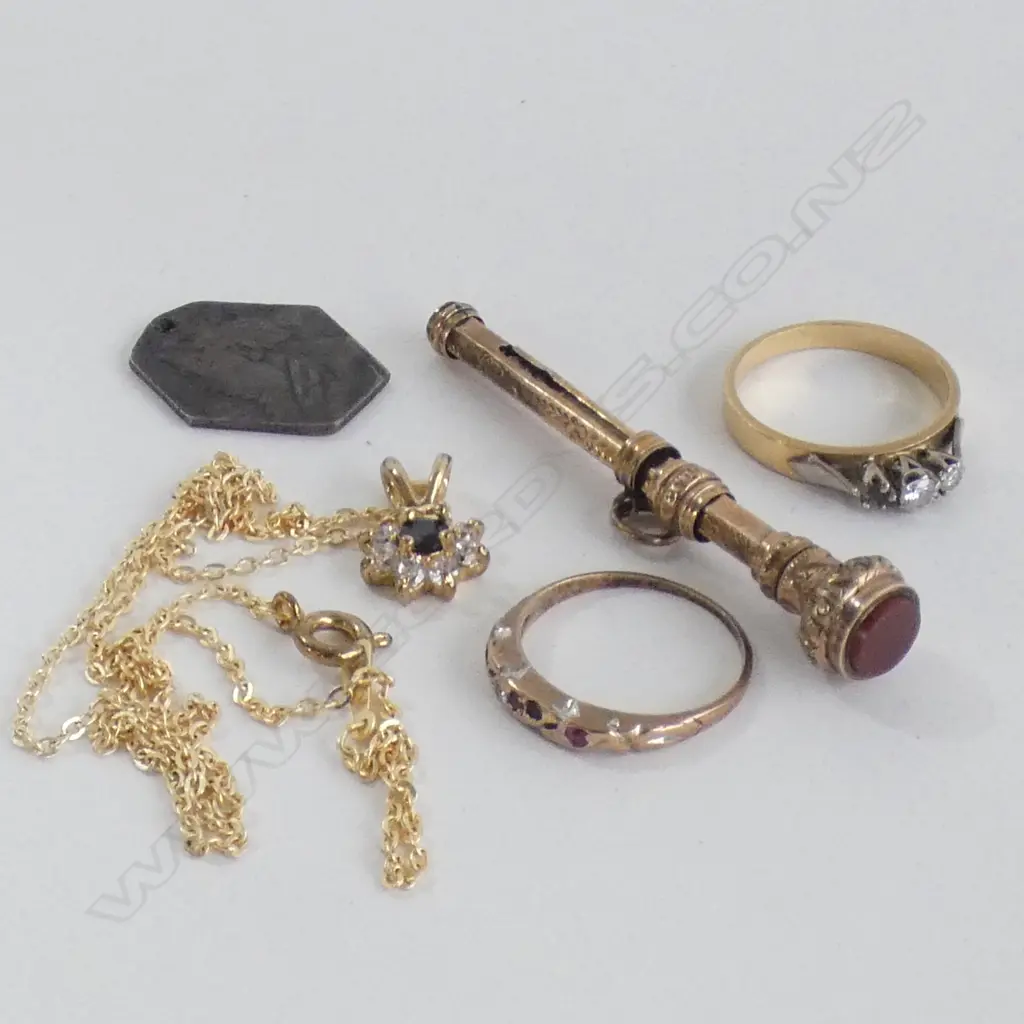BAG ASST 9CT & 18CT JEWELLERY - DIAMOND RING / GARNET / SAPPHIRE & DIAMOND PENDANT ETC..ALL A/F  Image 1++