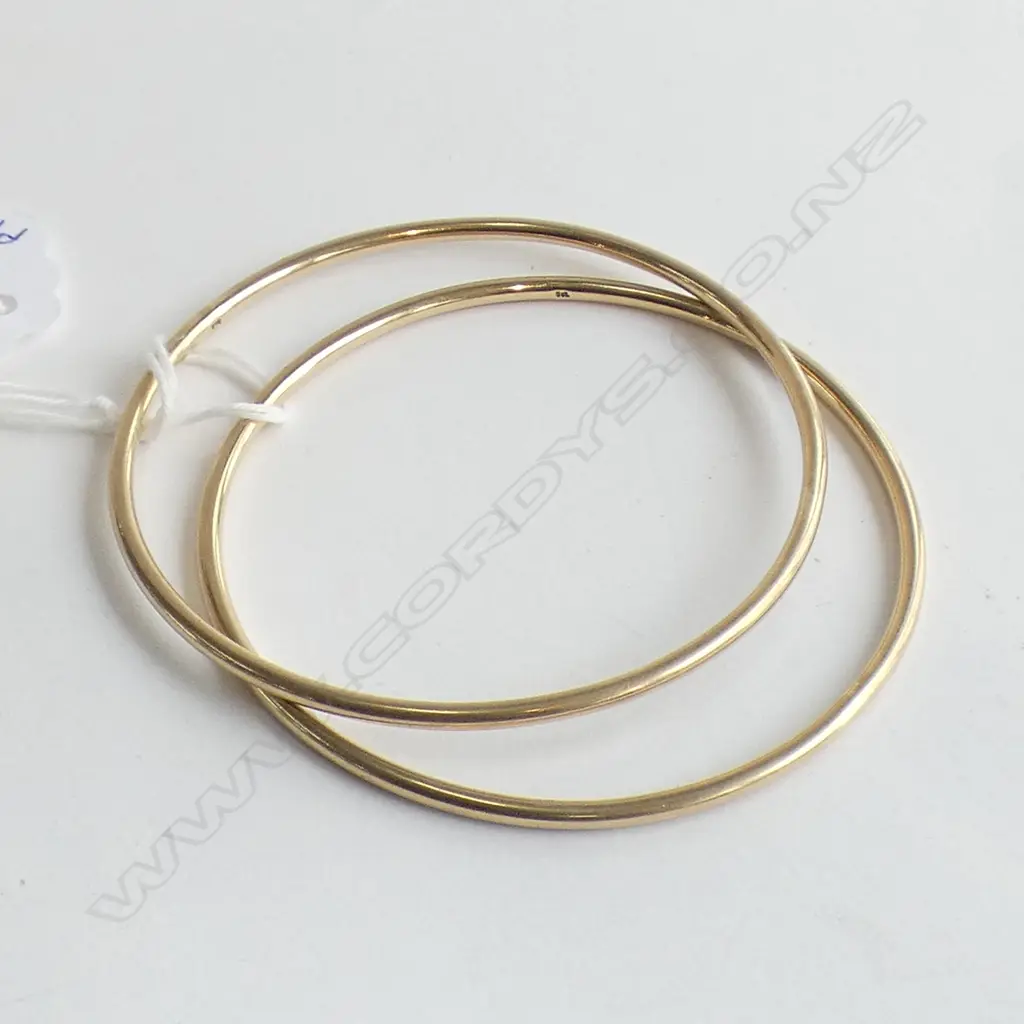 TWO 9CT BANGLES 21.73gm Image 1++