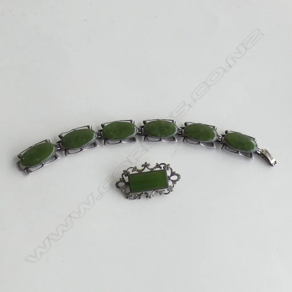 SILVER & GREENSTONE ? BRACELET &  GREENSTONE BROOCH Image 1++