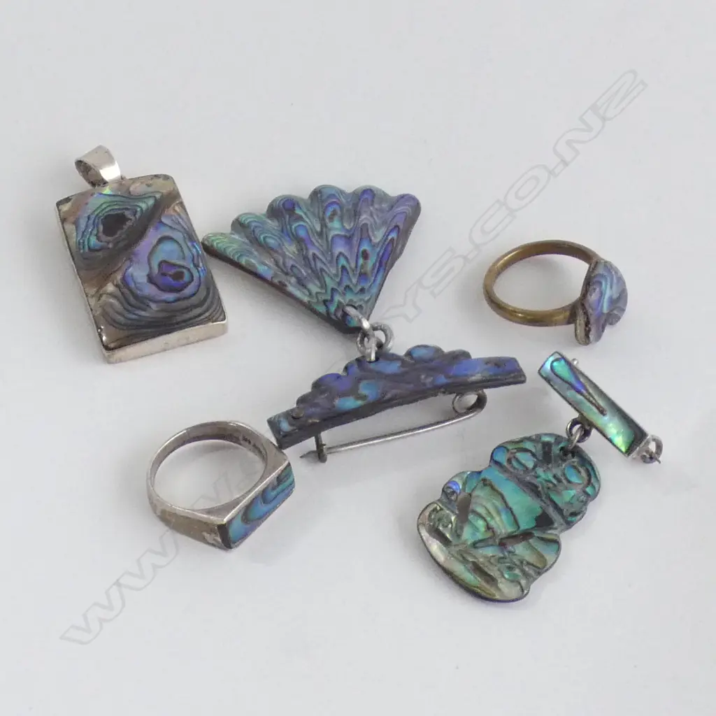 5 VINTAGE SILVER & PAUA JEWELLERY ITEMS. HEI TIKI. 2 RINGS ETC Image 1++