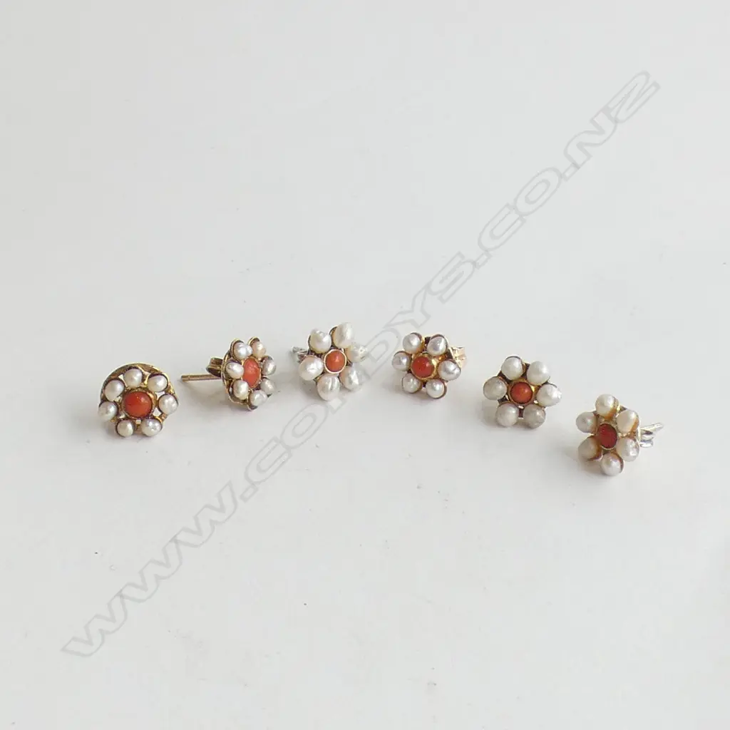3 PRS SILVER & PLATED CORAL & SEED PEARL CLUSTER STUD EARRINGS Image 1++