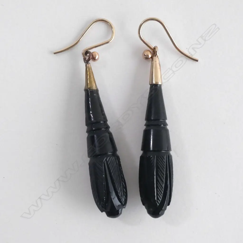 VICTORIAN 9CT AND JET EARRINGS Image 1++