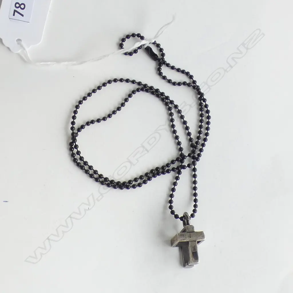 L) CONTEMPORARY SILVER CROSS BY JEWELLER KIM BRICE Image 1++