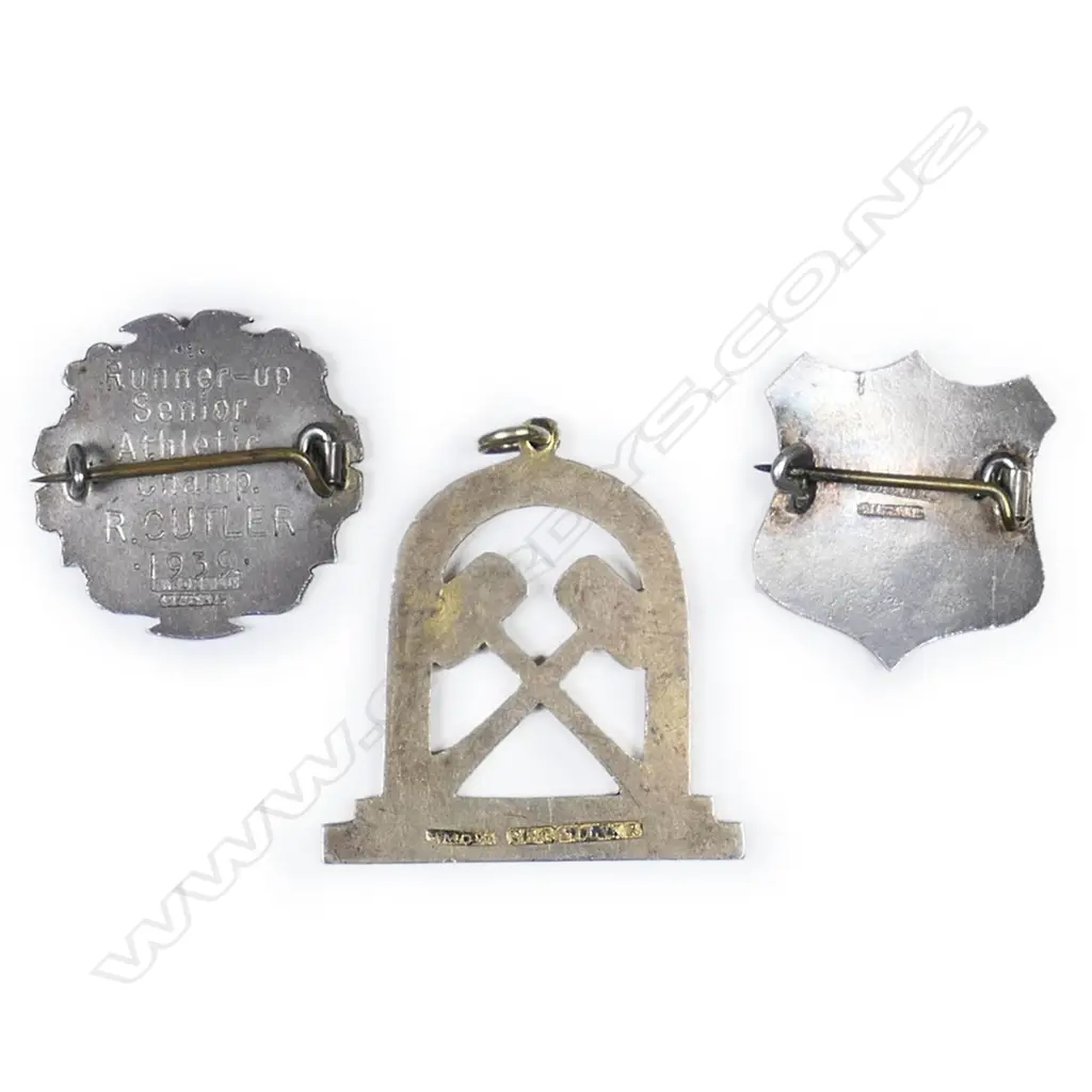 three NZ colonial silver medallions, Image 1++
