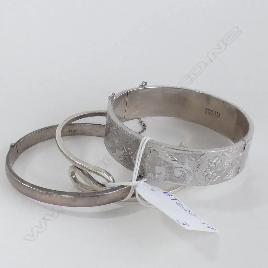 3 STG SILVER BANGLES; 2 HINGED  47GMS Image 1++