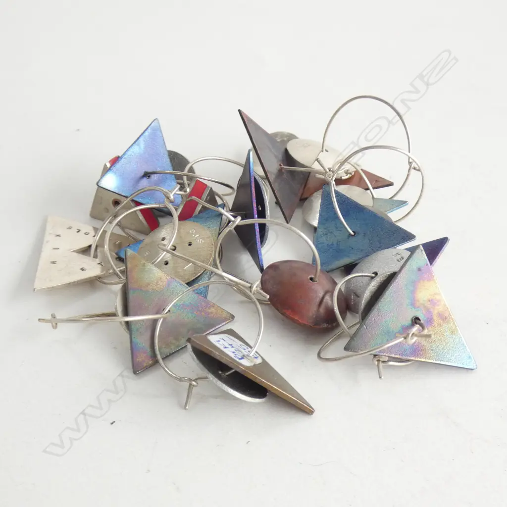 (M) ASSTD CONTEMPORARY EARRINGS BY JEWELLER KIM BRICE IN SILVER/TITANIUM/COPPER Image 1++