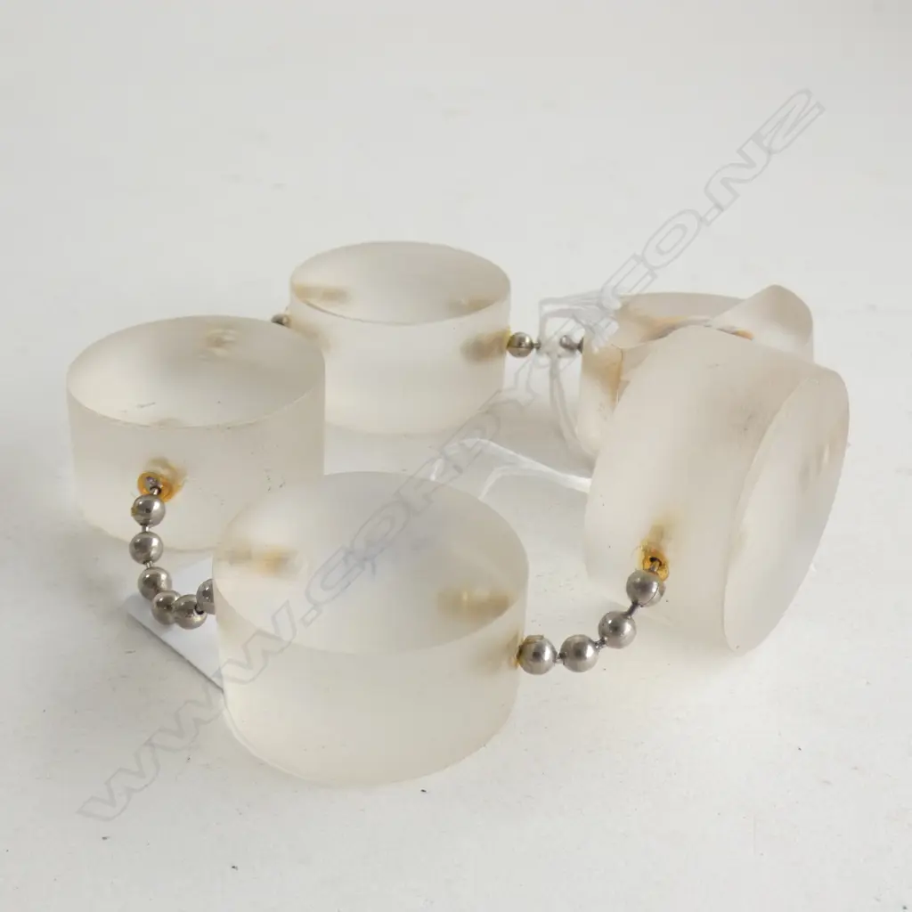 (V) CONTEMPORARY RESIN BRACELET BY JEWELLER KIM BRICE - MAGNETIC CATCH Image 1++