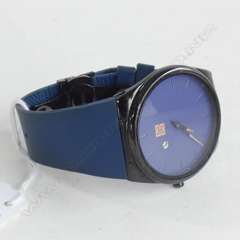 (G) AUTHENTIC GIVENCHY WATCH (working) Image 1++