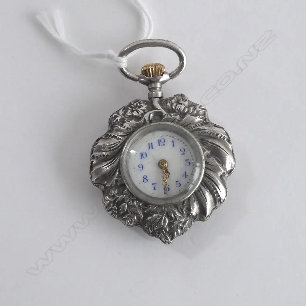 LADIES SILVER POCKET WATCH - not working Image 1++