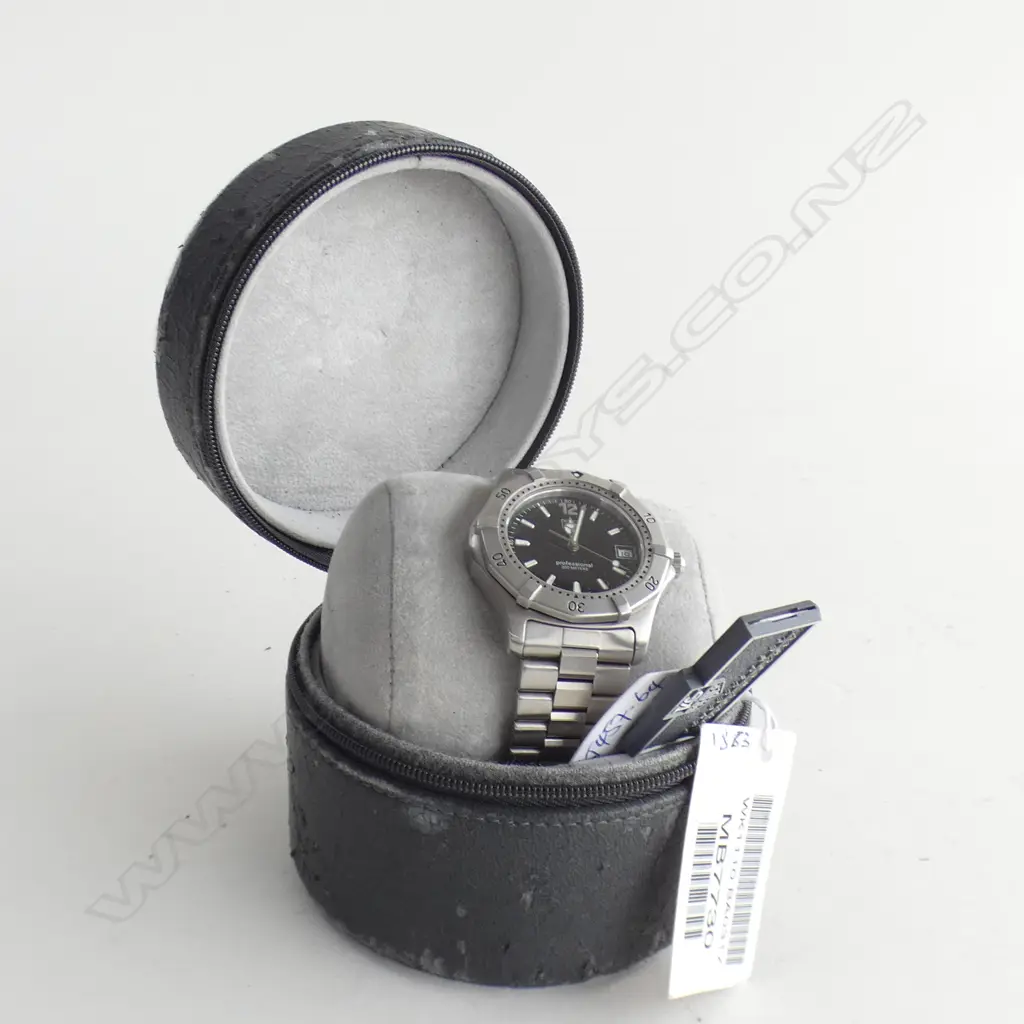TAG HEUER GENTS DIVER'S WATCH 'PROFFESSIONAL 200M' BOXED APPARENTLY WORKING black dial Image 1++