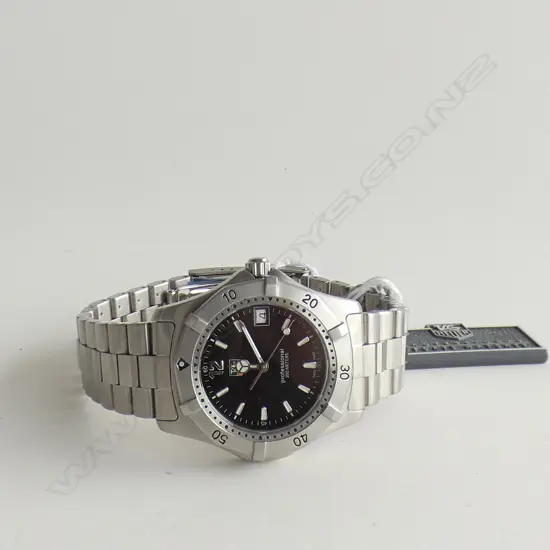 TAG HEUER GENTS DIVER'S WATCH 'PROFFESSIONAL 200M' BOXED APPARENTLY WORKING black dial