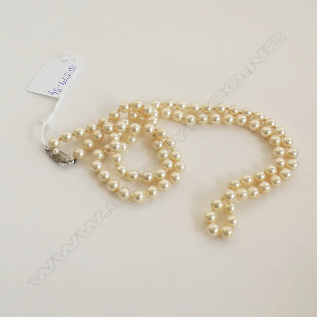 FAUX  PEARL NECKLACE Image 1++
