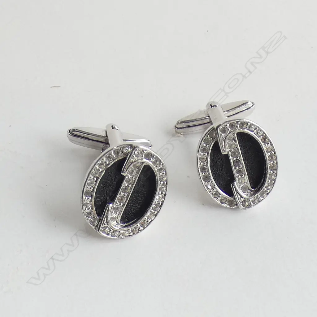 (J) VINTAGE CHRISTIAN DIOR CUFF LINKS IN BOX Image 1++