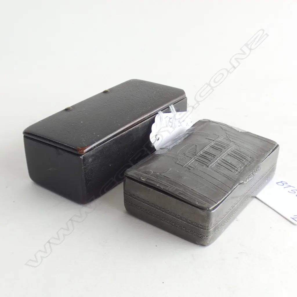 ANTIQUE PEWTER SNUFF BOX - ST PAULS CATHEDRAL LONDON + BLACK SNUFF BOX Image 1++