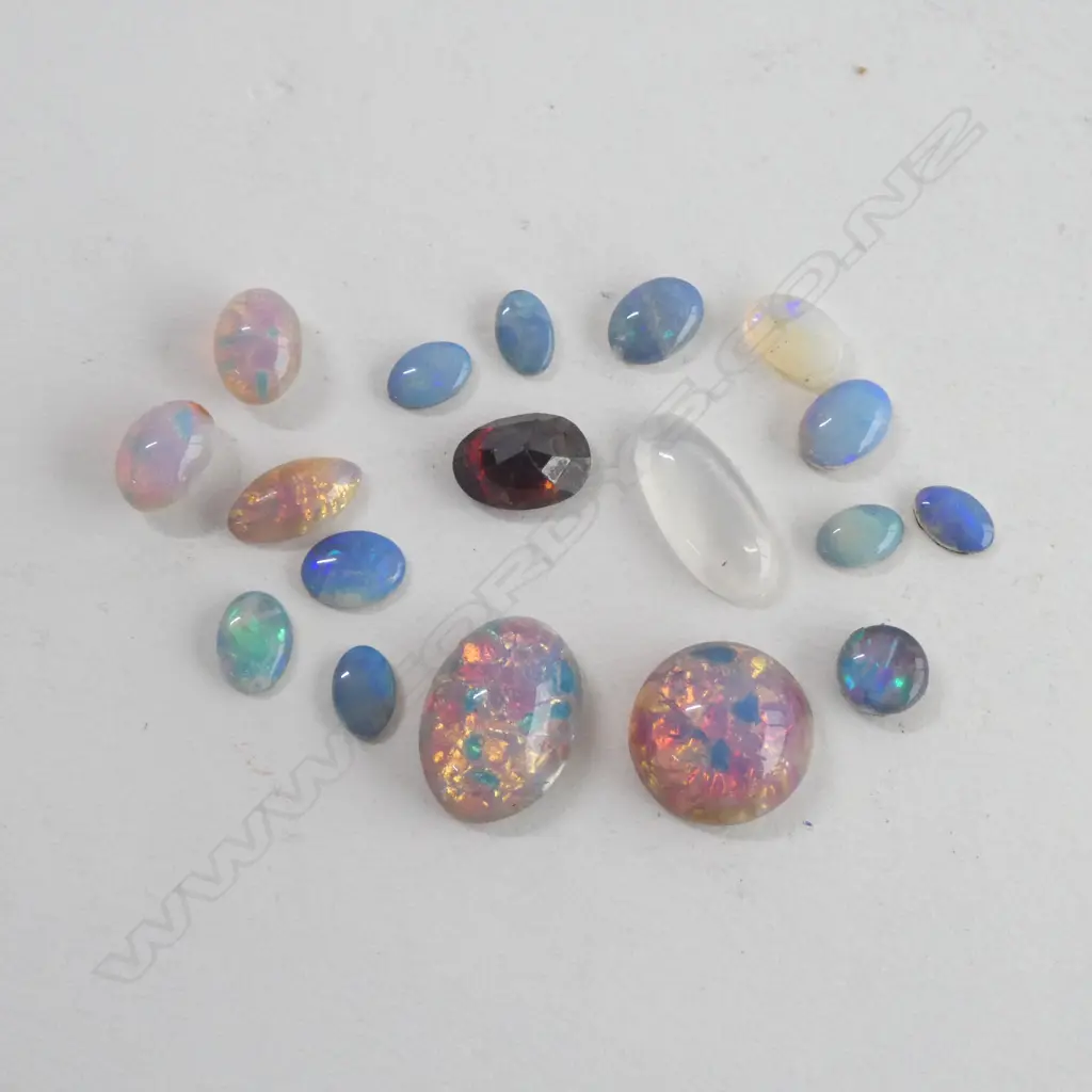 BAG OF GEMSTONES OPALS. OPAL TYPES. MOONSTONES ETC Image 1++