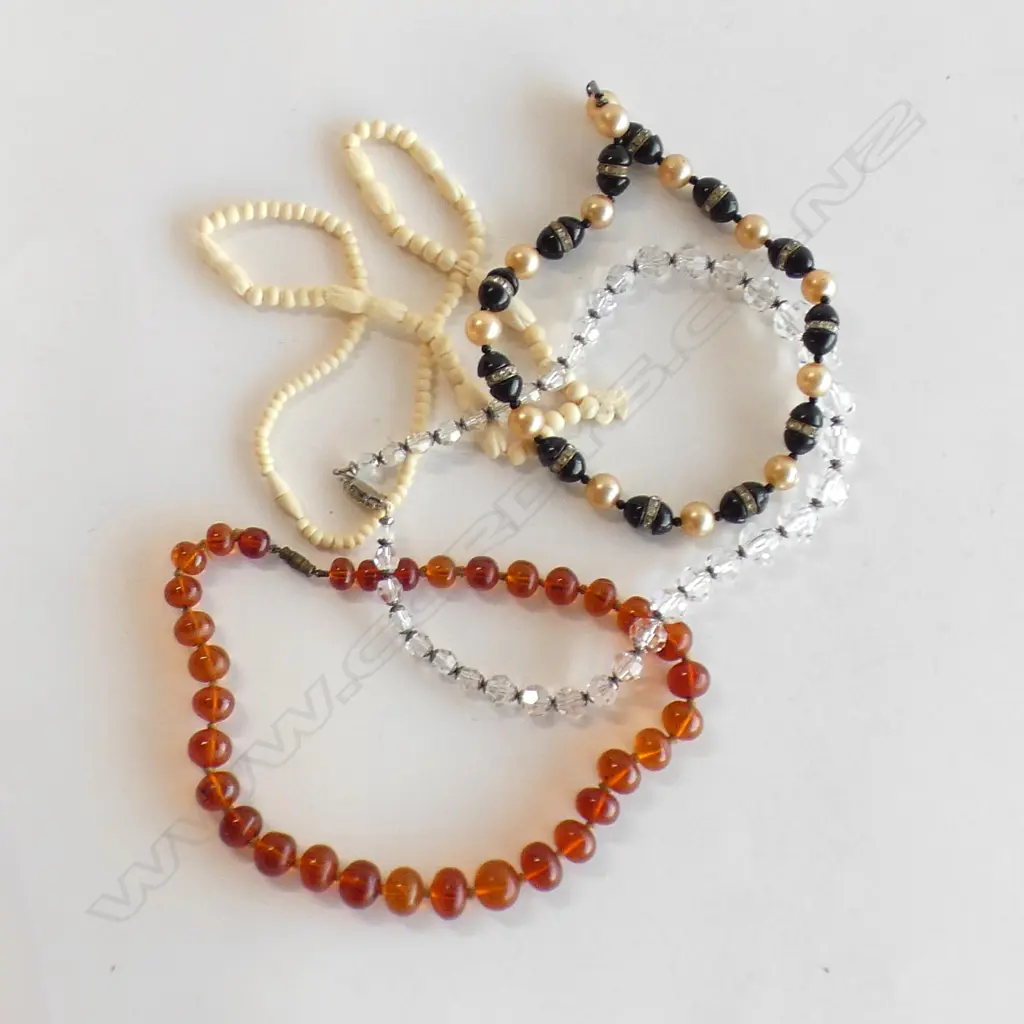 4 VARIOUS VINTAGE BEAD NECKLACES. BONE CYRSTAL ETC Image 1++