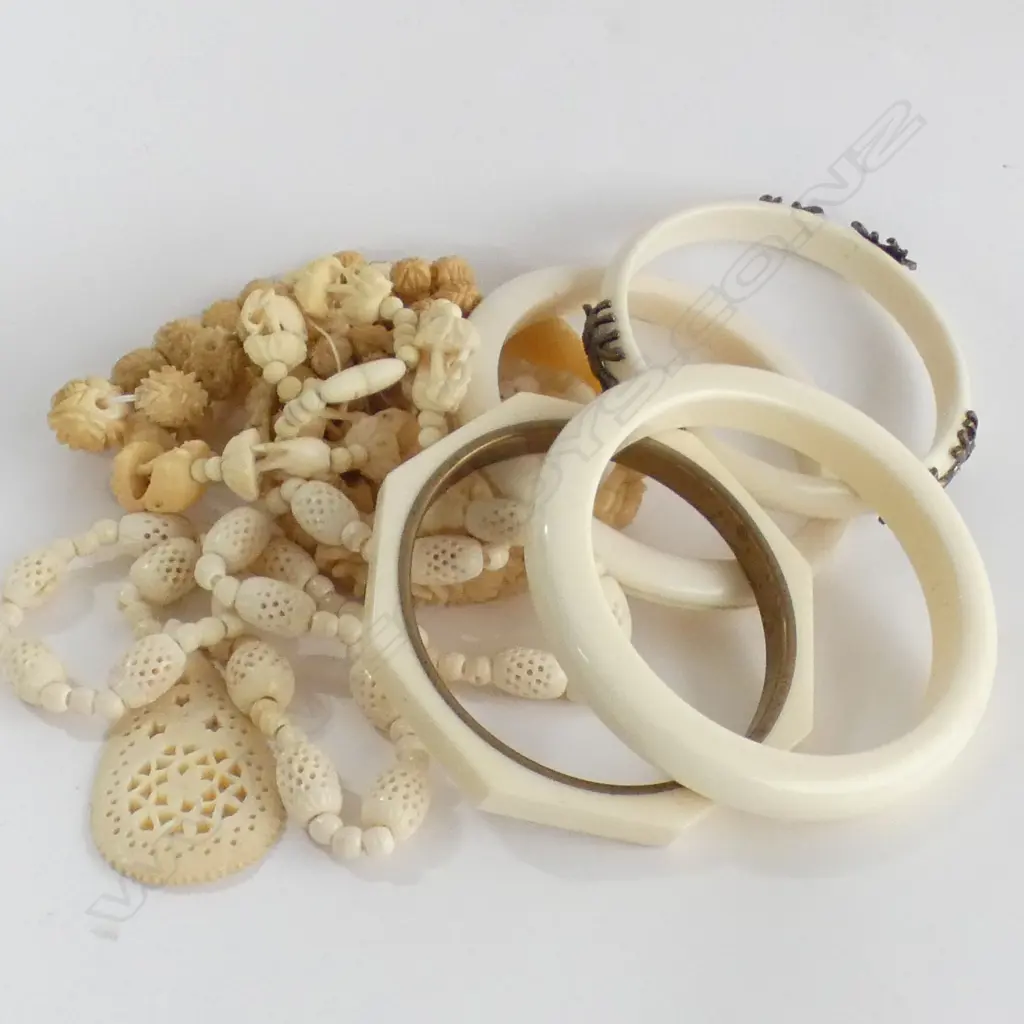 ASST IVORY, BONE & OTHER JEWELLERY PCS, INC. NECKLACES & BANGLES Image 1++