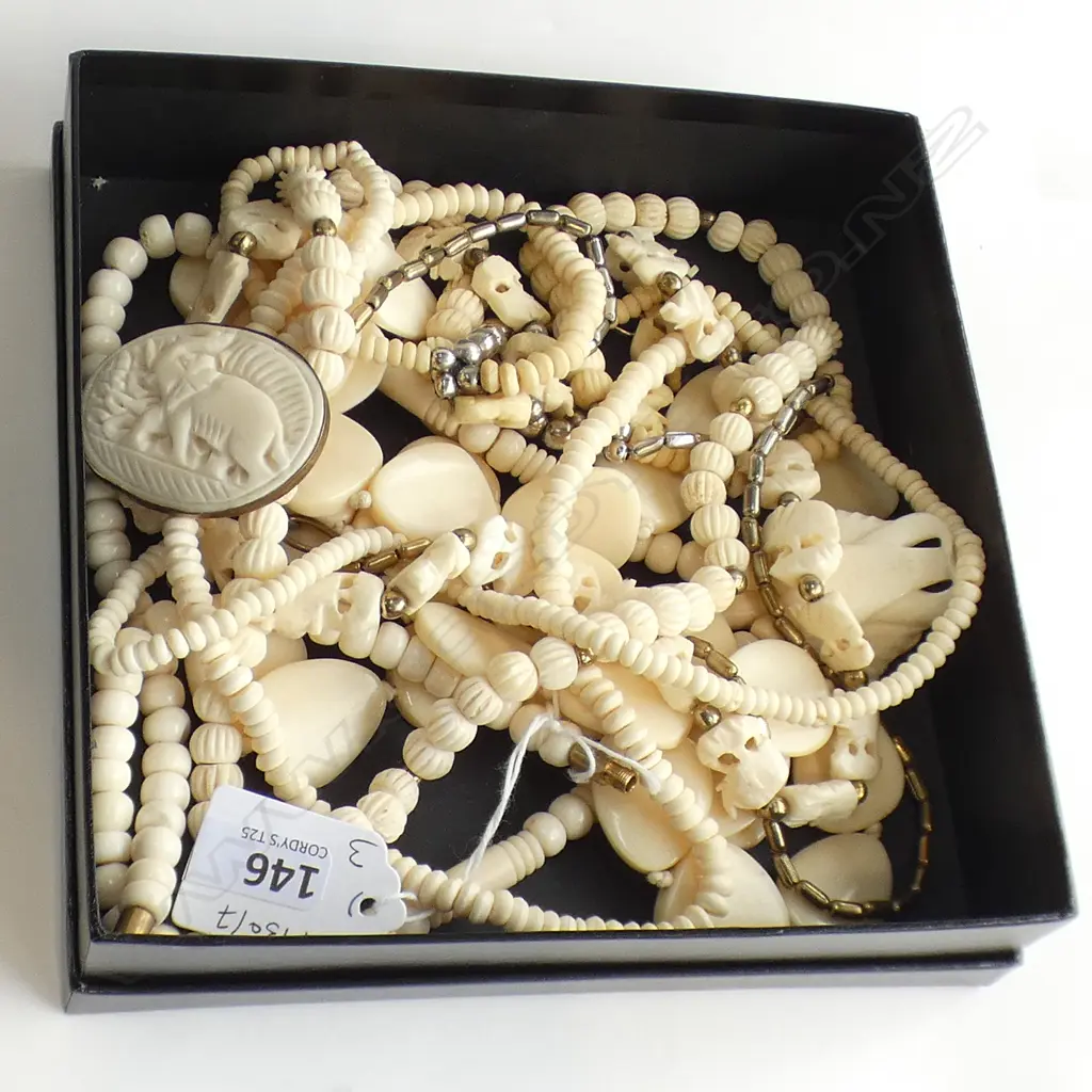 THREE OLD BONE NECKLACES, LONGEST 960mm Image 1++