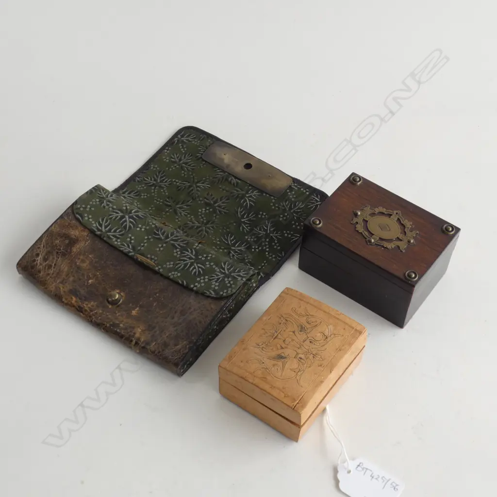 SNAKESKIN WALLET & 2 SMALL TREEN BOXES Image 1++