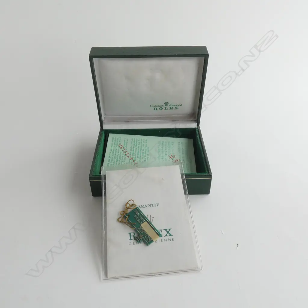 ORIGINAL VINTAGE ROLEX WATCH BOX + GUARANTEE & PAPERS.. Image 1++
