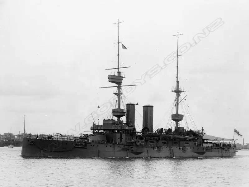 MEDAL GROUP to 146288 G.H.NEEL, CH.STO. HMS BULWARK / R.N. & RIBBON BAR Image 1++