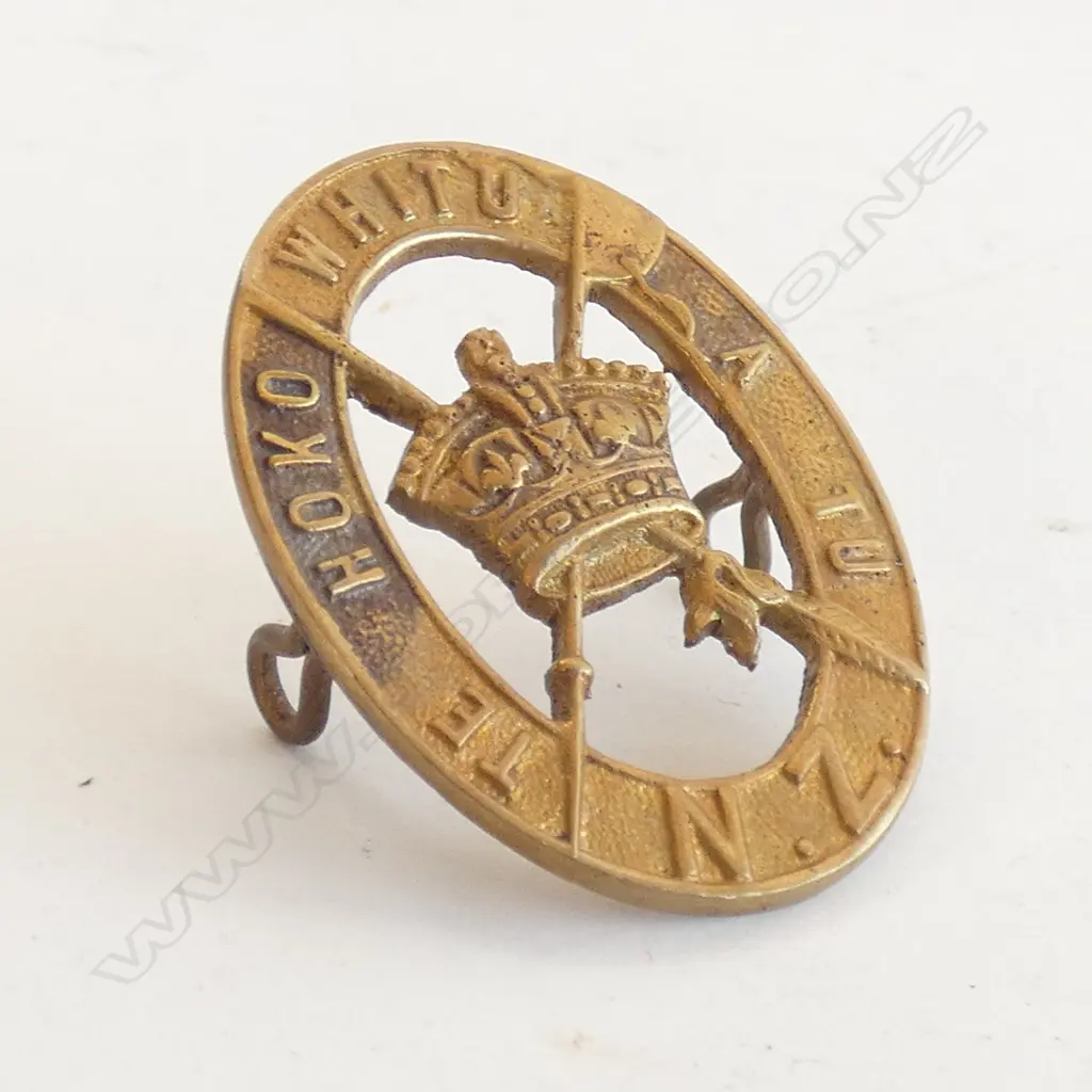 WWI MAORI BATTALION CAP BADGE Image 1++