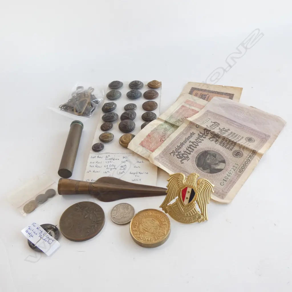 BAG ASST MILITARIA, BUTTONS, TOKEN, MAUNDY MONEY, GERMAN BANKNOTES, ETC Image 1++