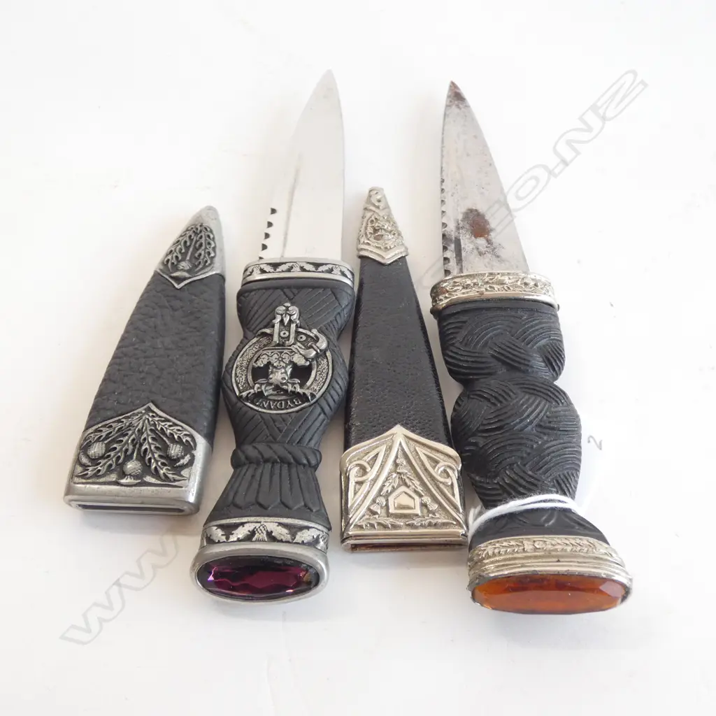 2 SCOTTISH SGIAN-DUBHS, w sAW BACKED SINGLE EDGED BLADES. eACH w SIMULATED CAIRNGORMS TO HILTS. L.190mm & 200mm Image 1++