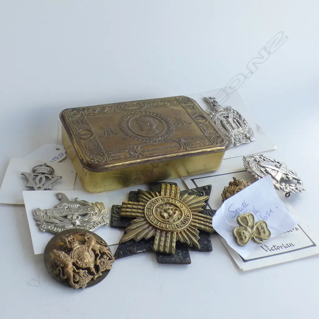 PRINCESS MARY CHRISTMAS TIN & MILITARY BADGES Image 1++