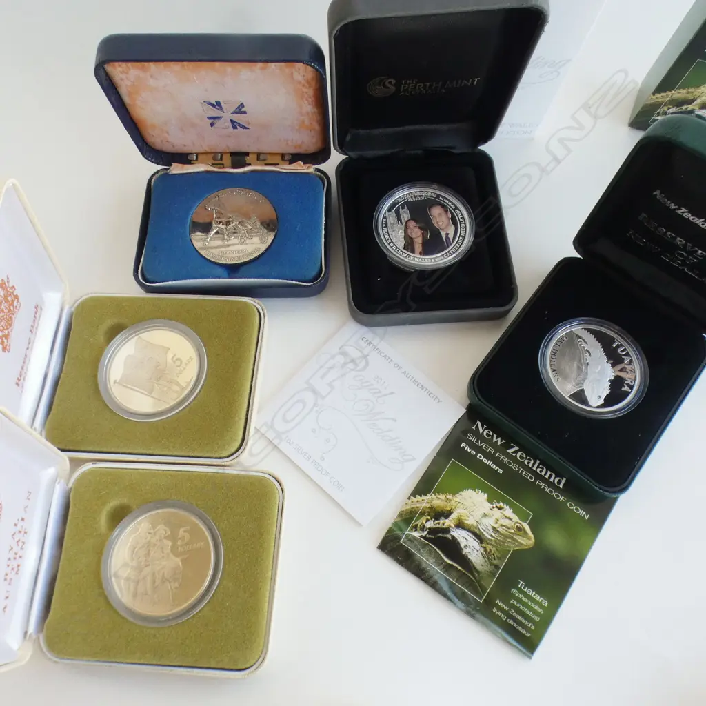 6 mainly NZ PROOF COINS. 2007 $5 TUATARA. NZ & AUS PR 1990 $5. 2011 R/WEDDING. 2 X WWI 150th ANNIV ETC Image 1++