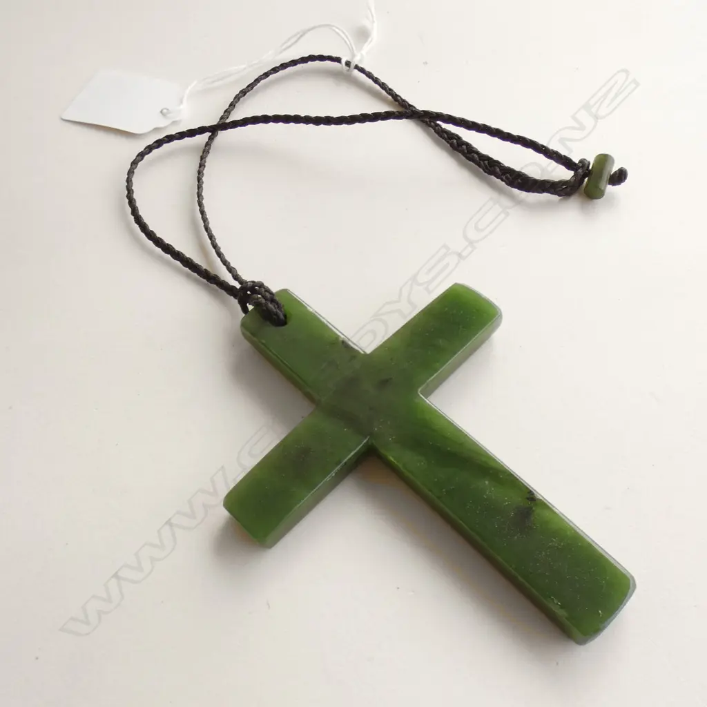 POUNAMU NEPHRITE CROSS PENDANT  Image 1++