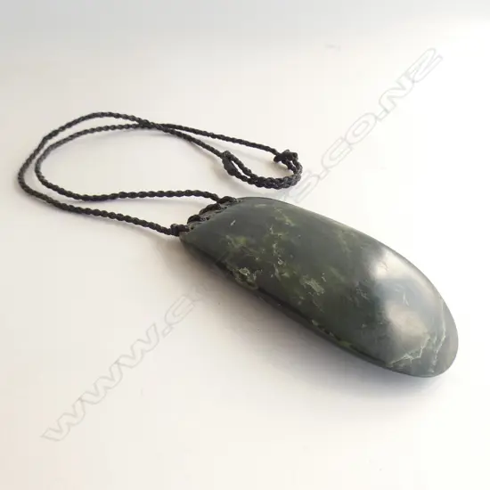 POUNAMU NEPHRITE PENDANT w 4 PIERCED SUSPENSION HOLES. H.112mm