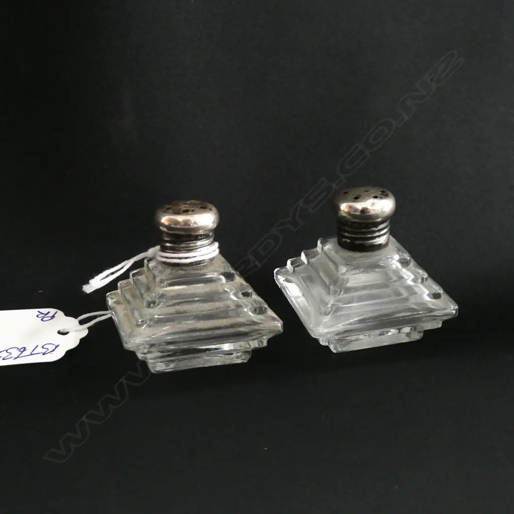 2 ART DECO SILVER TOPPED STEPPED SQUARE PEPPERETTES Image 1++