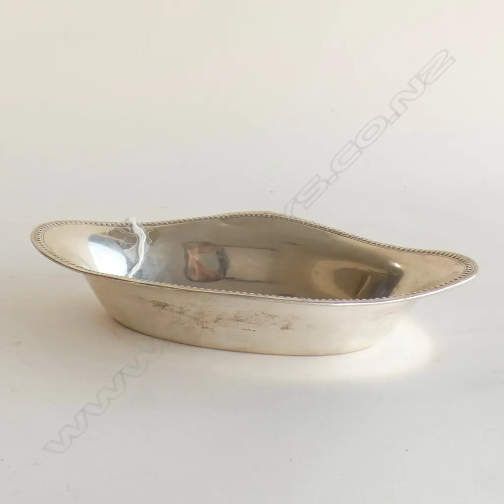 800 SILVER OVAL DISH 56gm. L.170mm. BEAD EDGE Image 1++