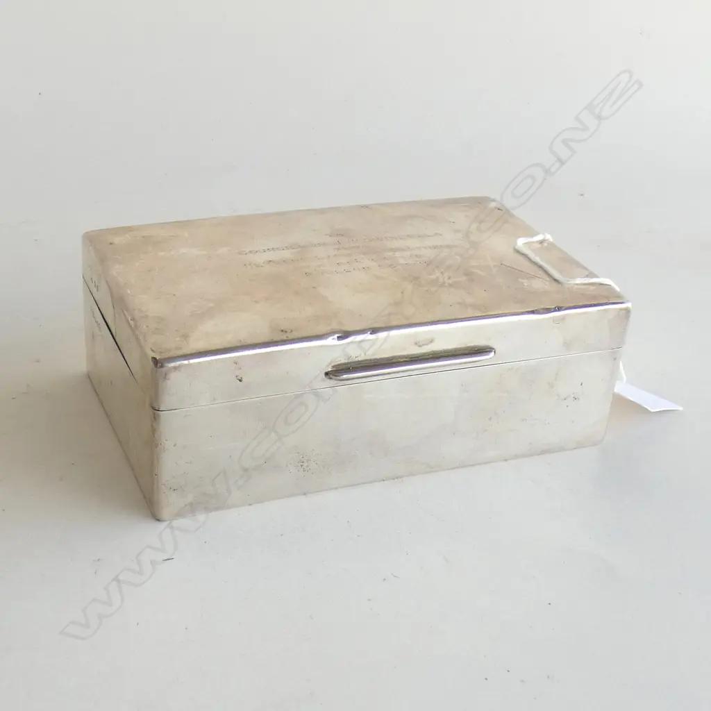 SILVER PRESENTATION CIGARETTE BOX CEDAR LINED 140 x 90MM Image 1++