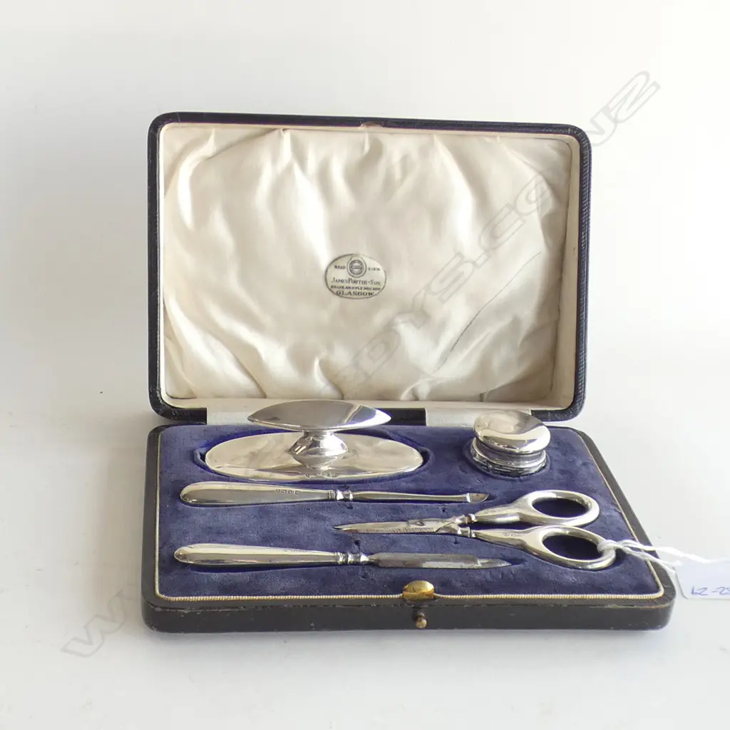 5 PCE SILVER VANITY SET BOXED BIRMINGHAM 1920 Image 1++