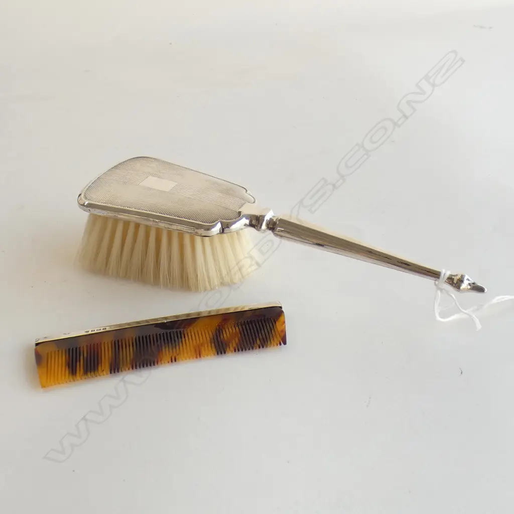 BOXED SILVER BRUSH & COMB SET MACHINE ENGRAVED BIRM 1962 Image 1++