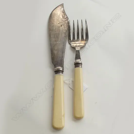 STG SILVER FORK & SPOON, ASPAGUS FORK 82 GRAMS + SET 12 DUTCH SILVER TEASPOONS, ALL CASED + PIERCED STG POT HOLDER