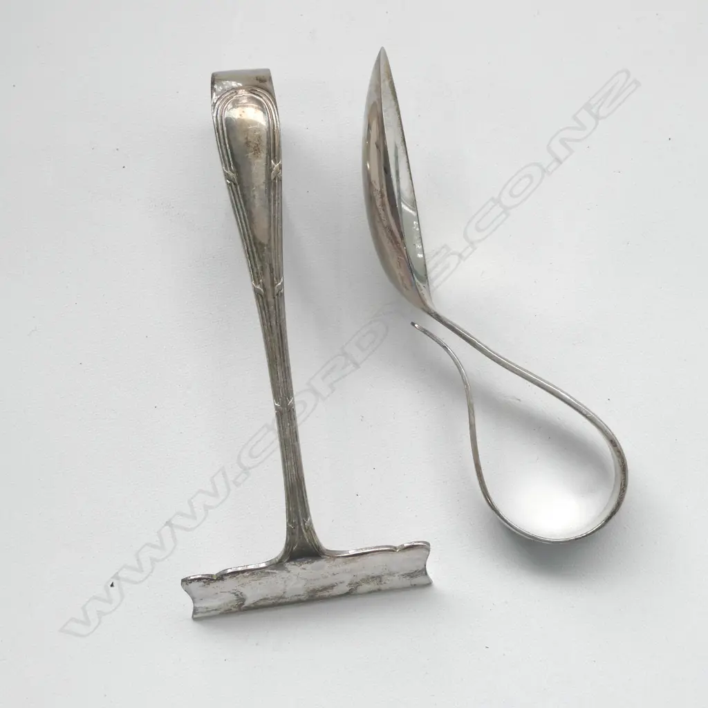 BOXED STERLING SILVER BABY PUSHER AND SPOON Image 1++