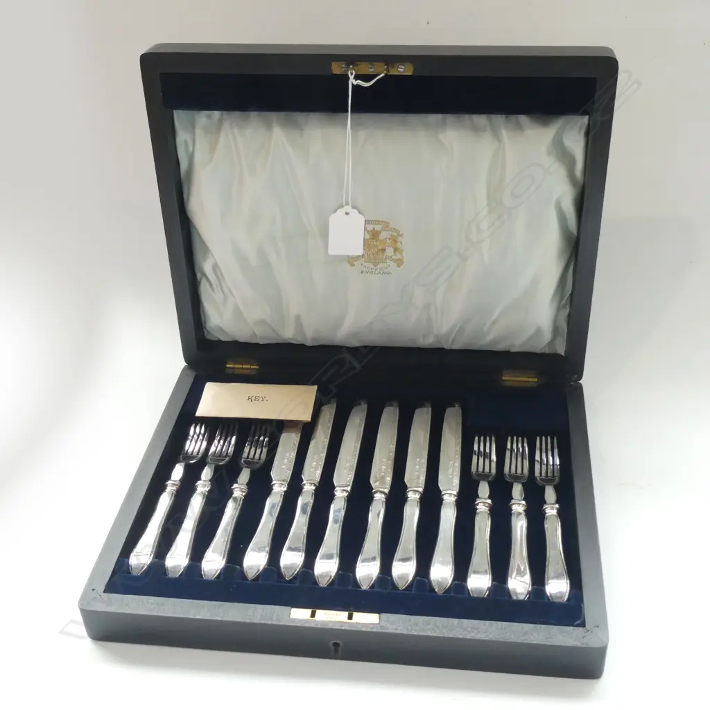 BOXED PLATED SILVER ENTREE SET 6 EACH KNIVES AND FORKS Image 1++